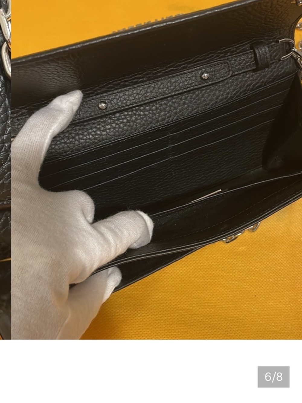 Valentino Crossbody Bag EUC - Picture 5 of 8